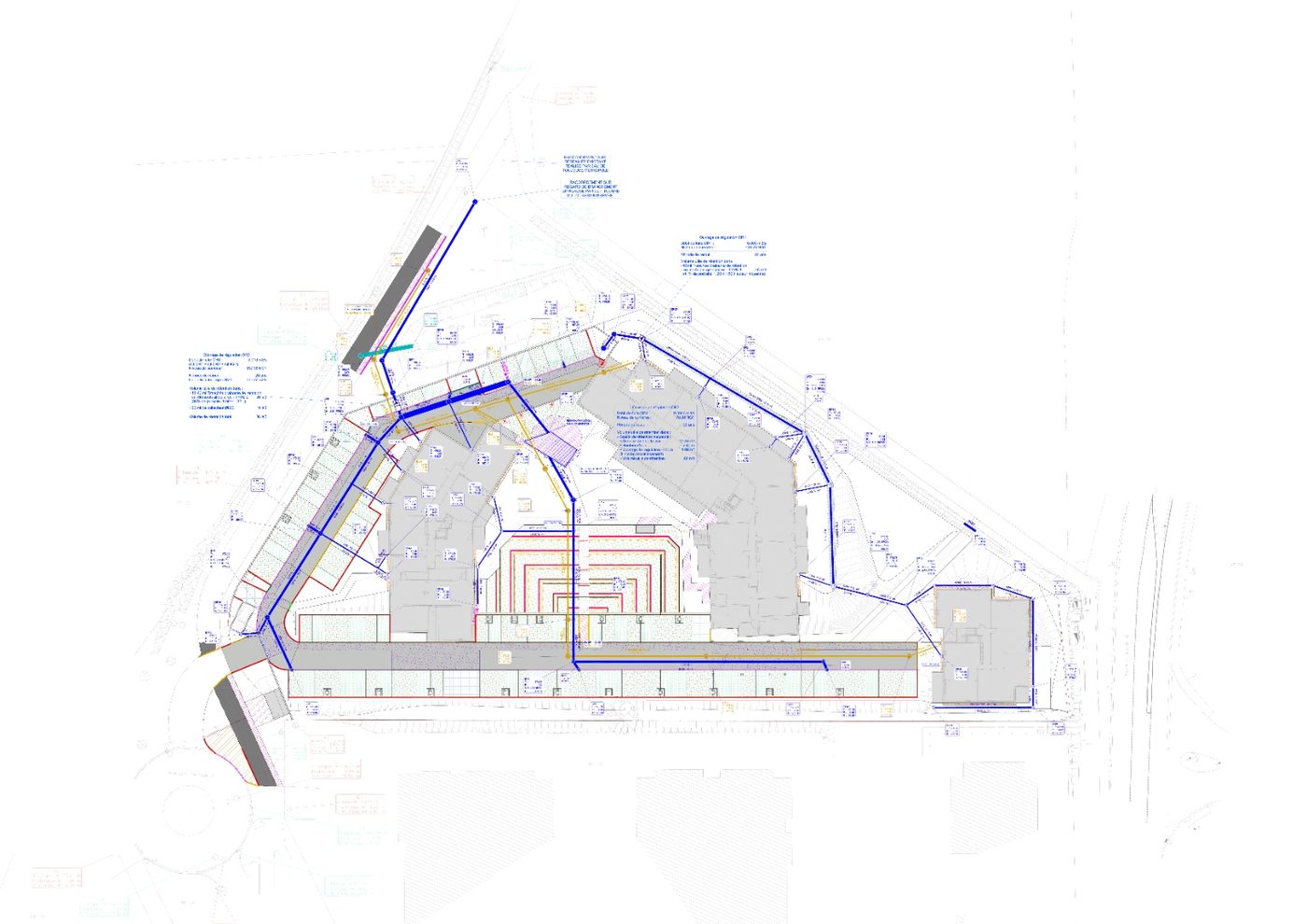 Plan d'implantation VRD avec réseaux, voirie et espaces verts pour un ensemble immobilier